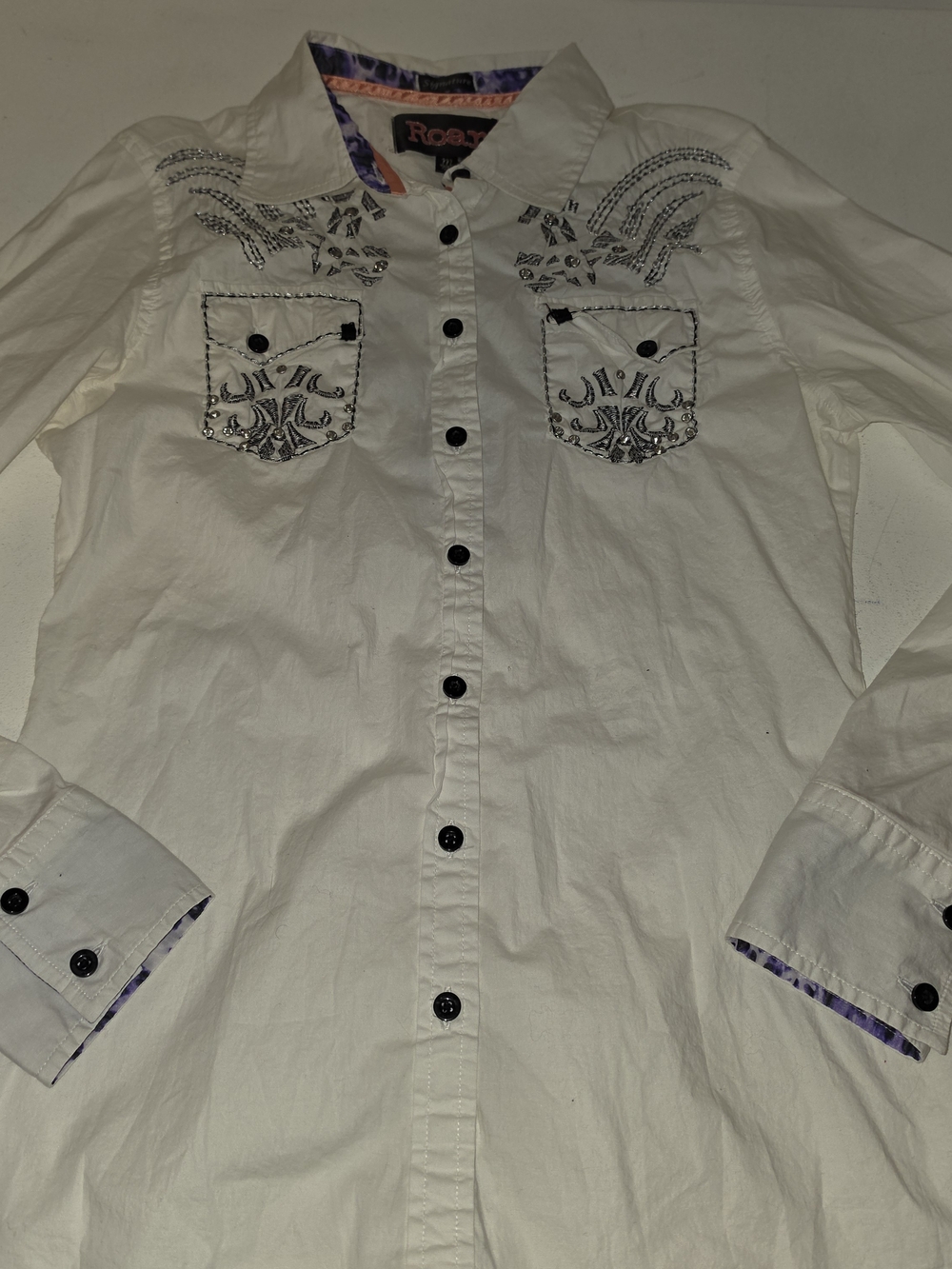 Roar White Long-Sleeve Embroidered Button-Down Shirt
